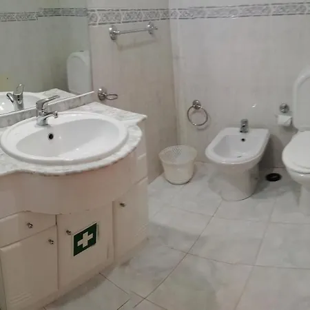 Stunning 1-Bed Apartment In Portimao *