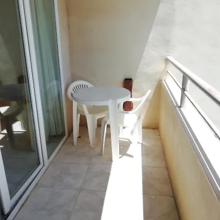 Stunning 1-Bed Apartment In Portimao Lejlighed